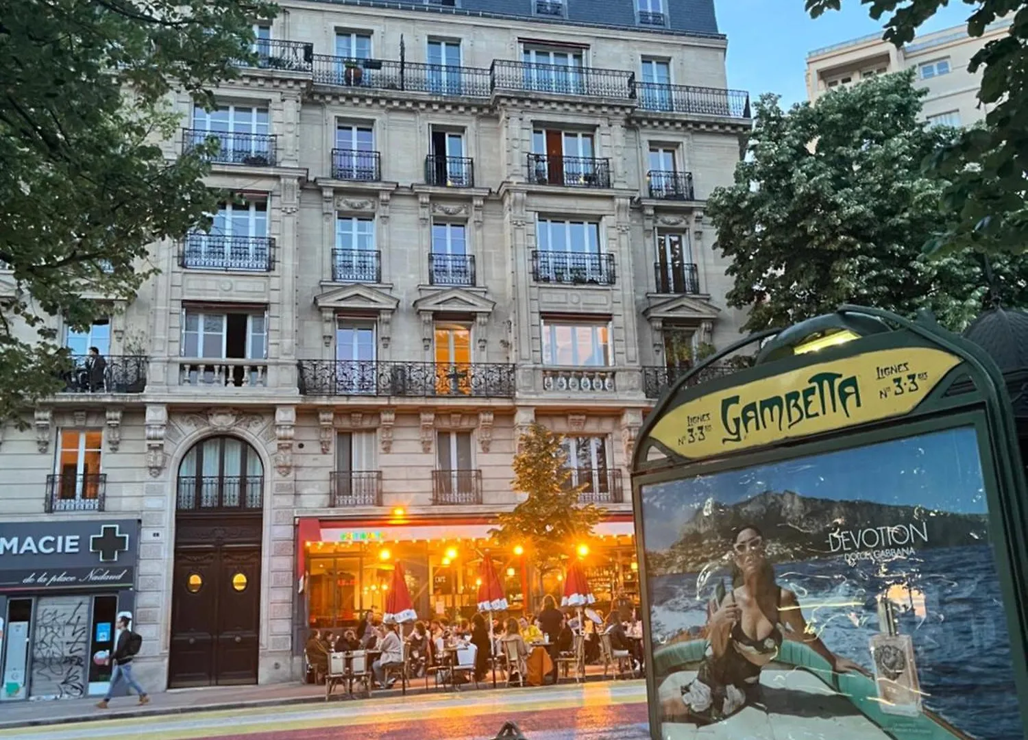 Au Pere Lachaise Apartment